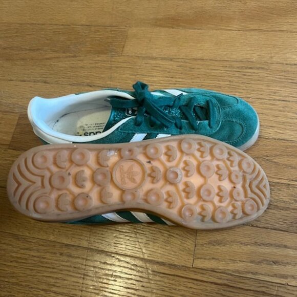 Green Adidas Gazelle - Picture 3 of 3